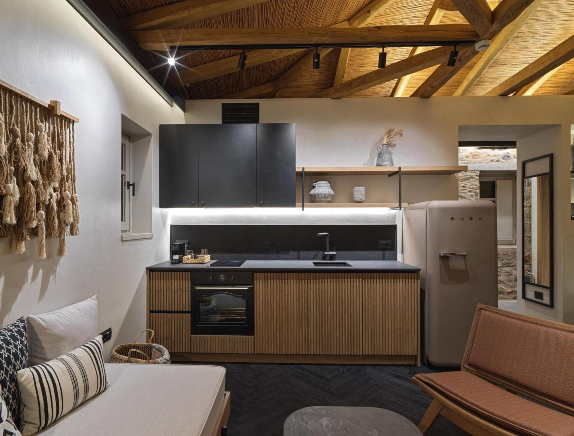 Peliva Nature Suites Pinakátai エクステリア 写真