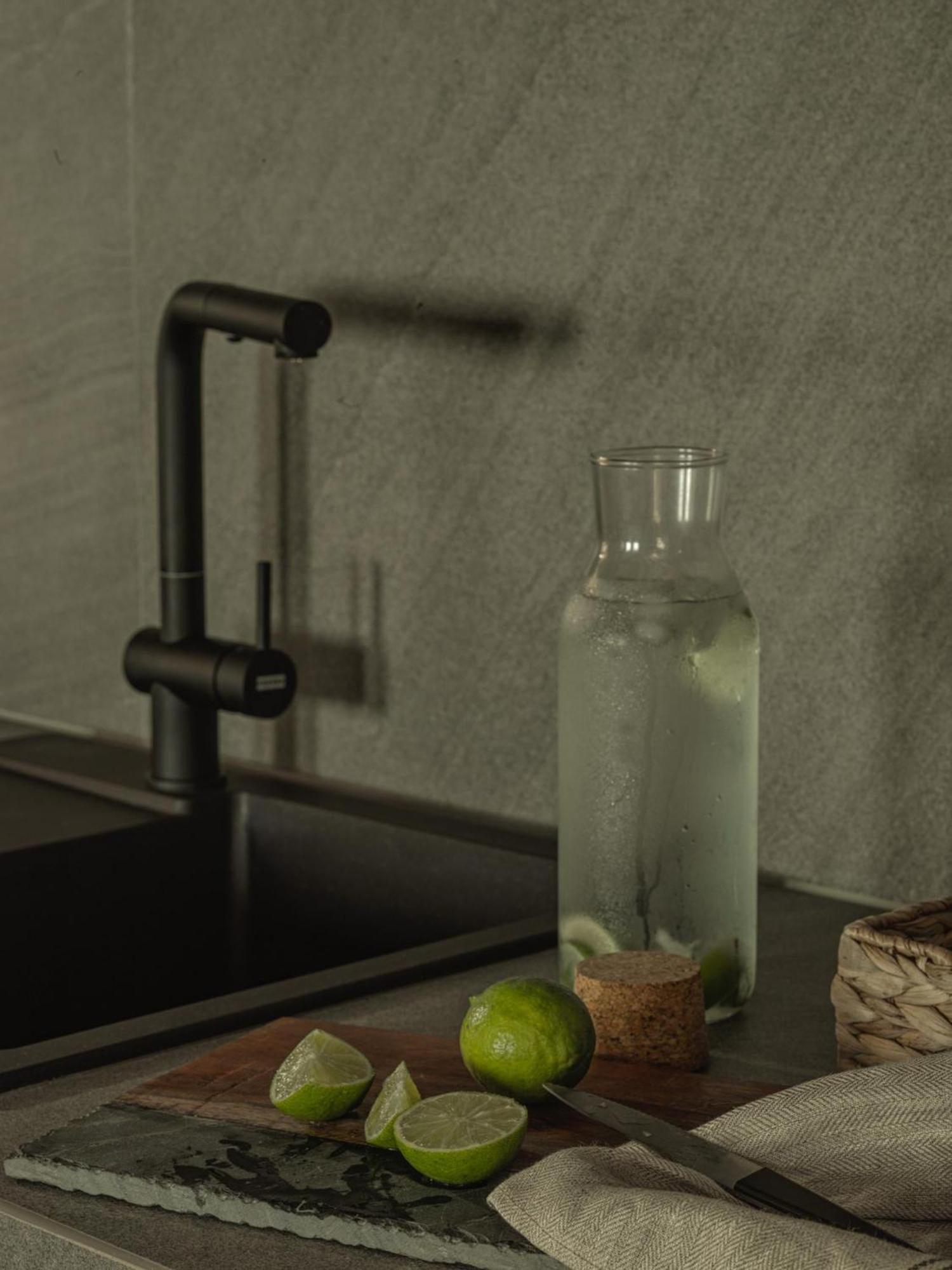 Peliva Nature Suites Pinakátai エクステリア 写真