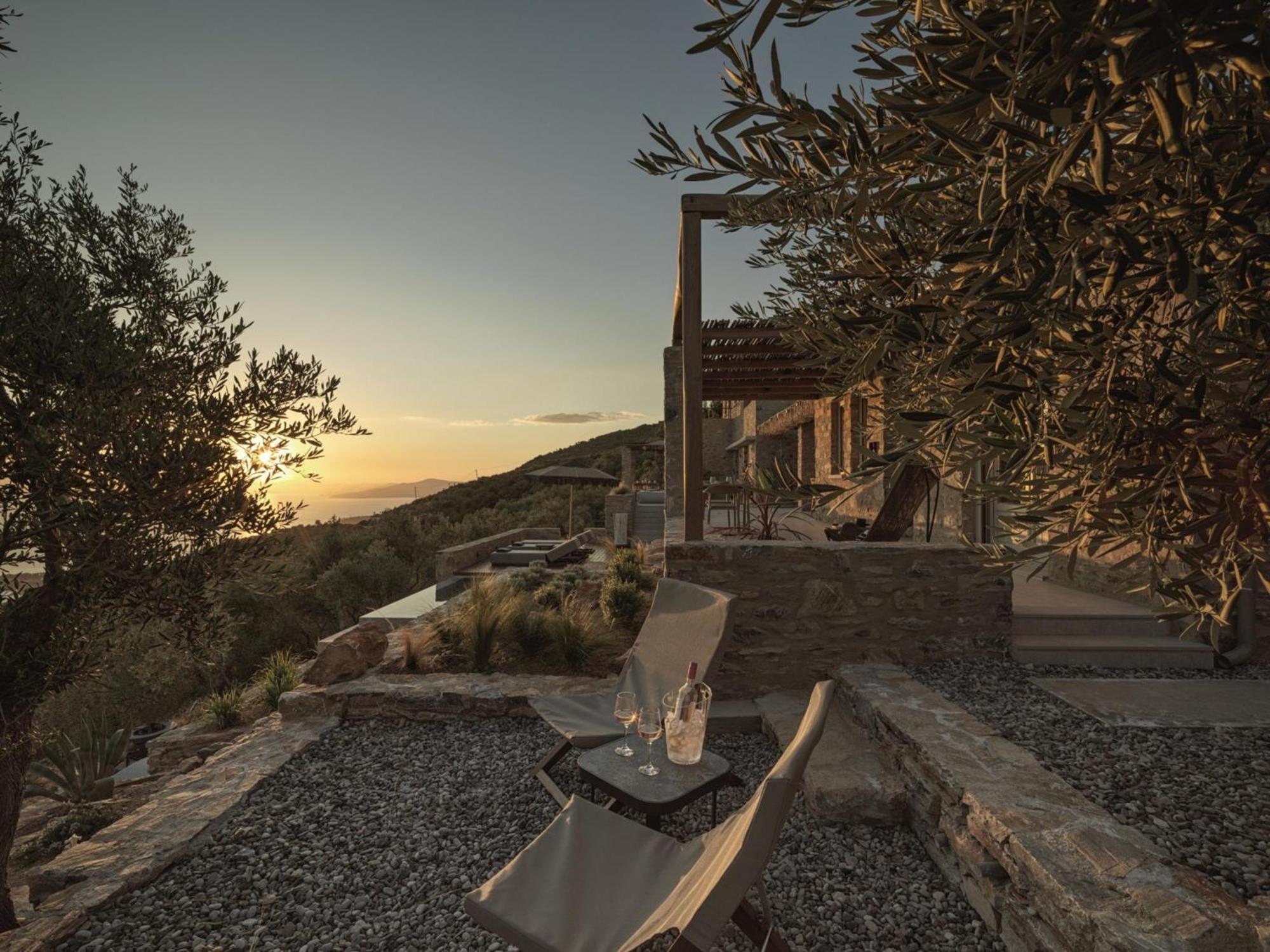 Peliva Nature Suites Pinakátai エクステリア 写真